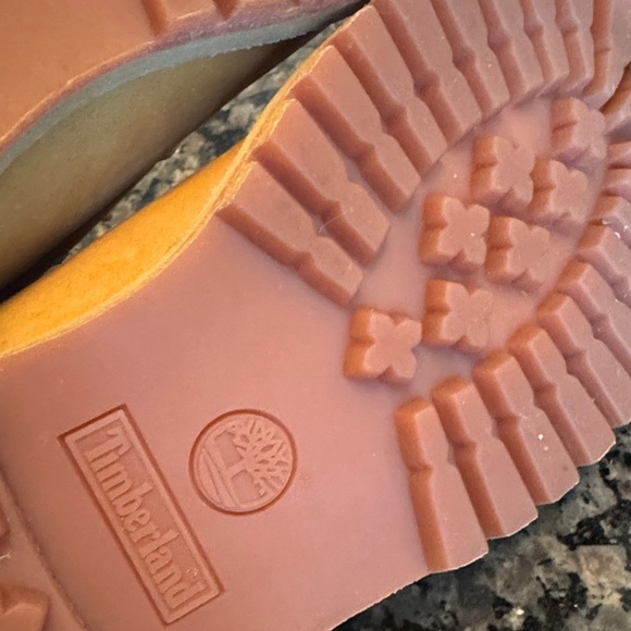 Timberland classic wheat nubuck Brown and Tan Boots 5 juniors EUC - Picture 14 of 16